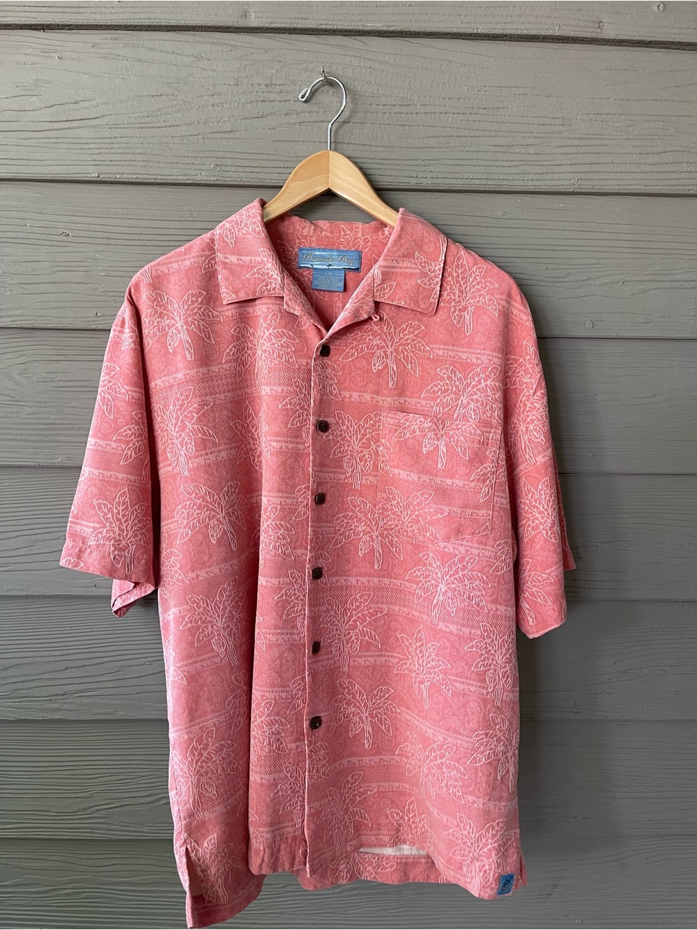 SOLD - Vintage Bermuda Bay Hawaiian Shirt Men’s L Pink Palm Tree Button Up